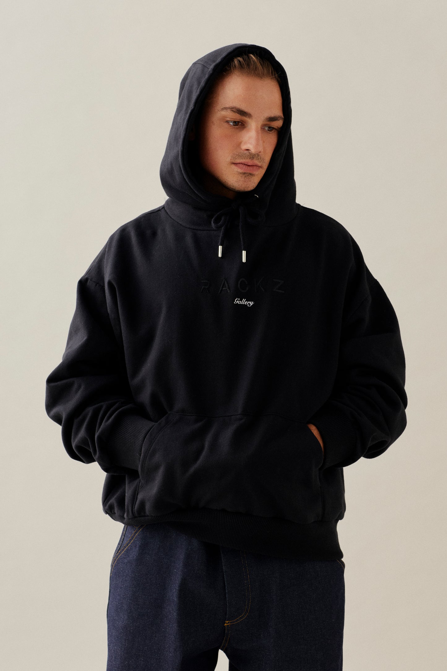 BLACK BASIC HOODIE